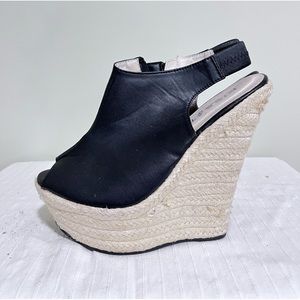 Kiss&tell black wedges.